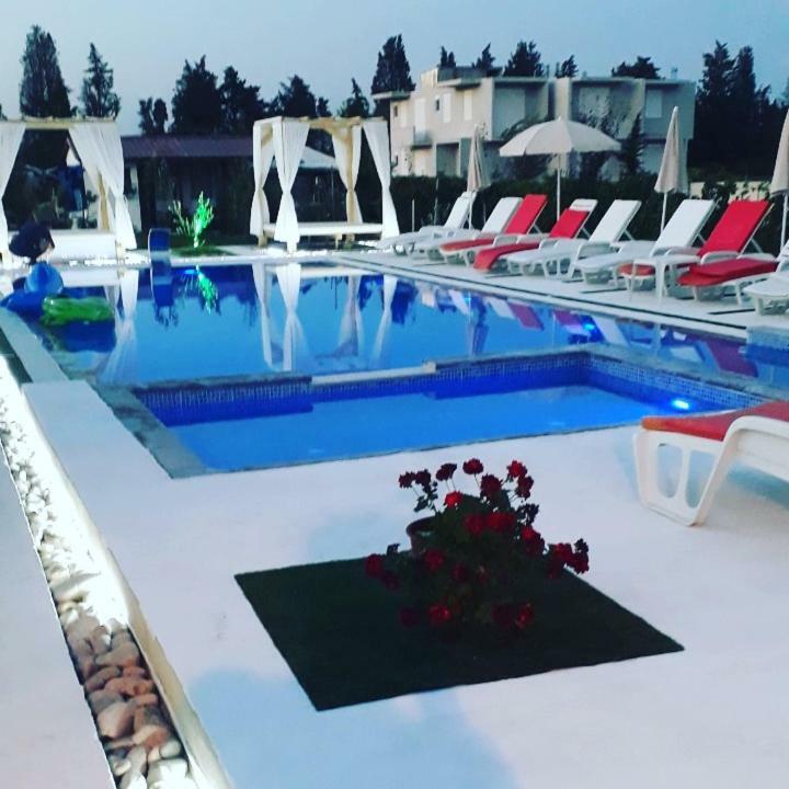 Apartments Paradise Ülgün Dış mekan fotoğraf